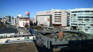 川口駅東口駅前